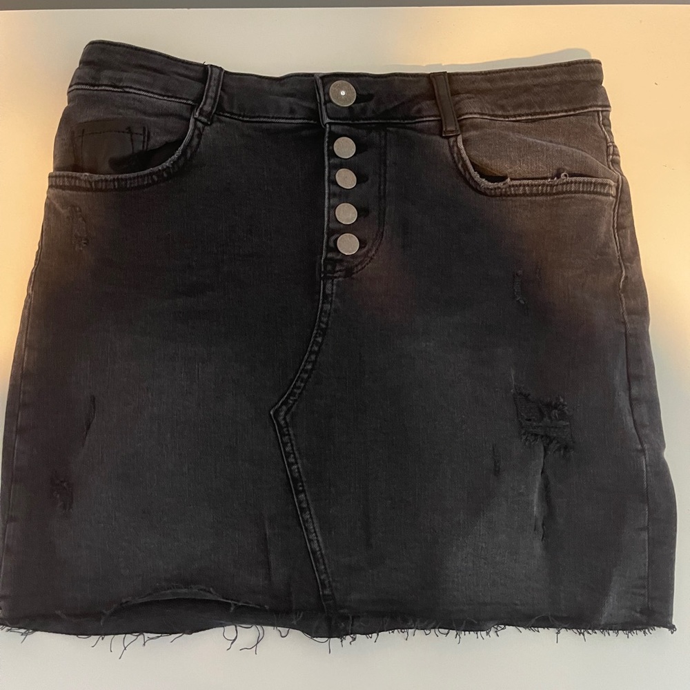 Zara Women’s M Black Denim Skirt
